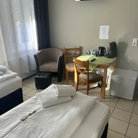 Gaststaette Puetz Мини-отель 3*