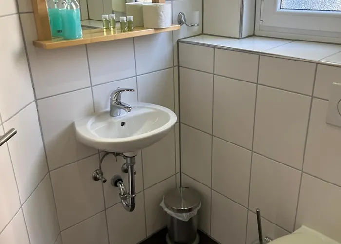 Gaststätte Pütz - Checkin: Eiserfelderstrasse 399 Inn 3*