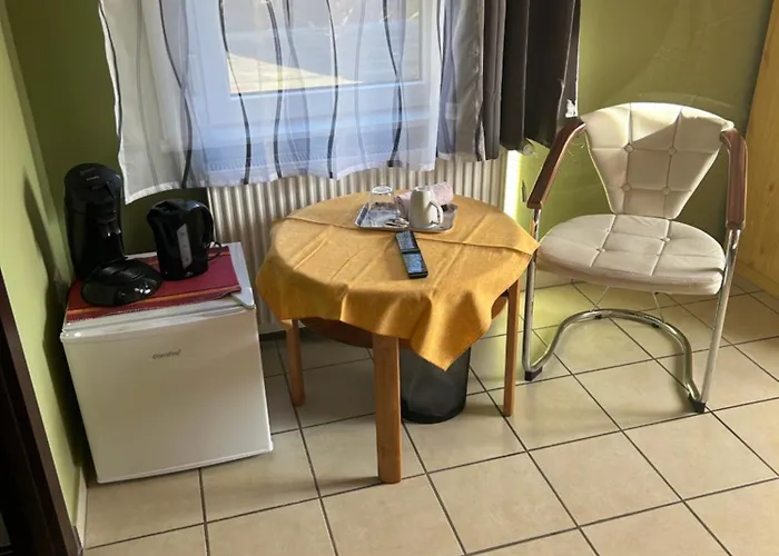 Gaststätte Pütz - Checkin: Eiserfelderstrasse 399 Inn