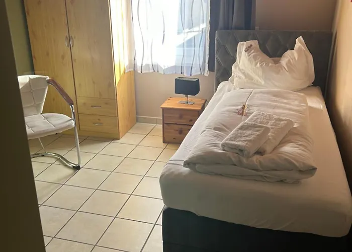 Gaststätte Pütz - Checkin: Eiserfelderstrasse 399 Inn 3*