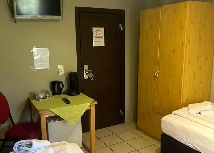 Inn Gaststätte Pütz - Checkin: Eiserfelderstrasse 399 3*